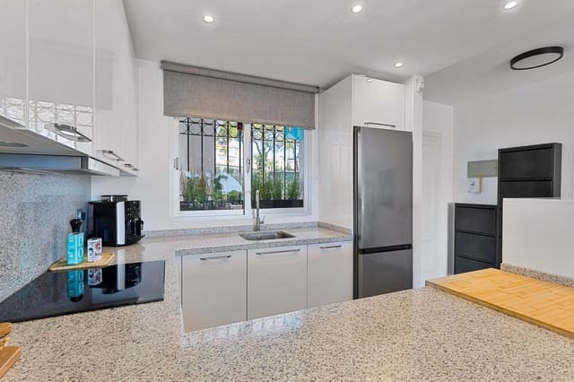 2 bedroom Apartment for sale in Mijas Costa, Mijas with pool - € 385,000 (Ref: 9297849)