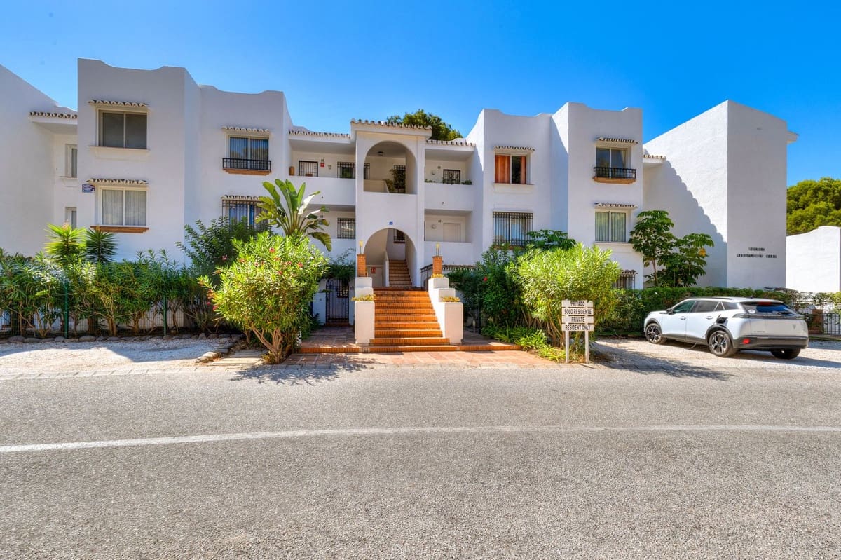2 soveværelse Lejlighed til salg i Mijas Costa med swimmingpool - € 385.000 (Ref: 9297849)