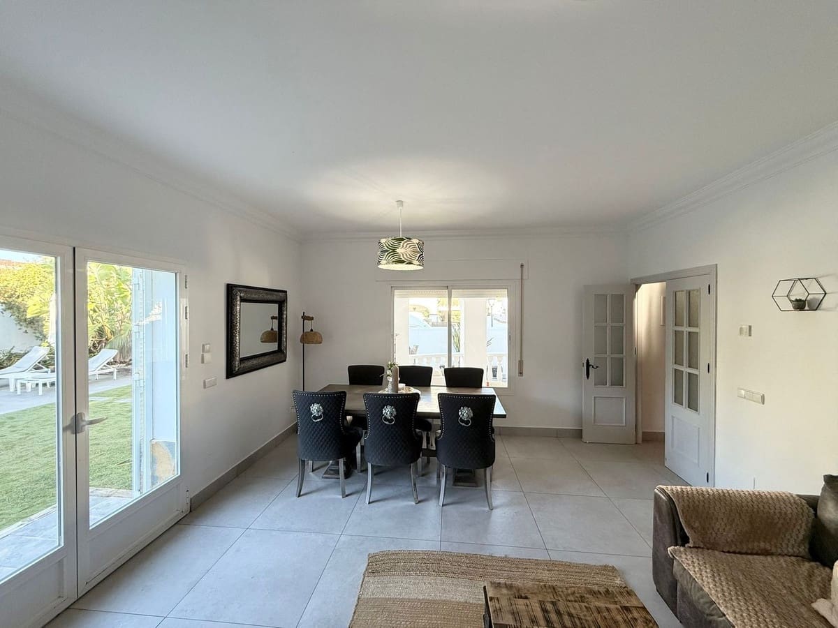 5 chambre Villa/Maison à vendre à Casares avec piscine garage - 749 000 € (Ref: 9297882)