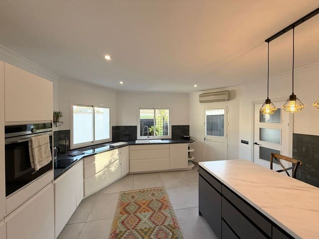 5 chambre Villa/Maison à vendre à Casares avec piscine garage - 749 000 € (Ref: 9297882)