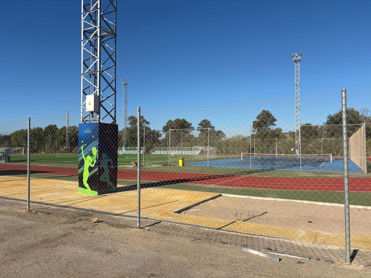 5 chambre Villa/Maison à vendre à Casares avec piscine garage - 749 000 € (Ref: 9297882)