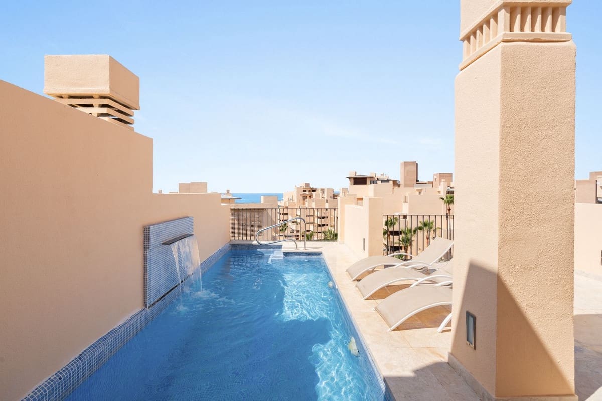 4 sovrum Takvåning till salu i New Golden Mile med pool garage - 1 050 000 € (Ref: 9297884)