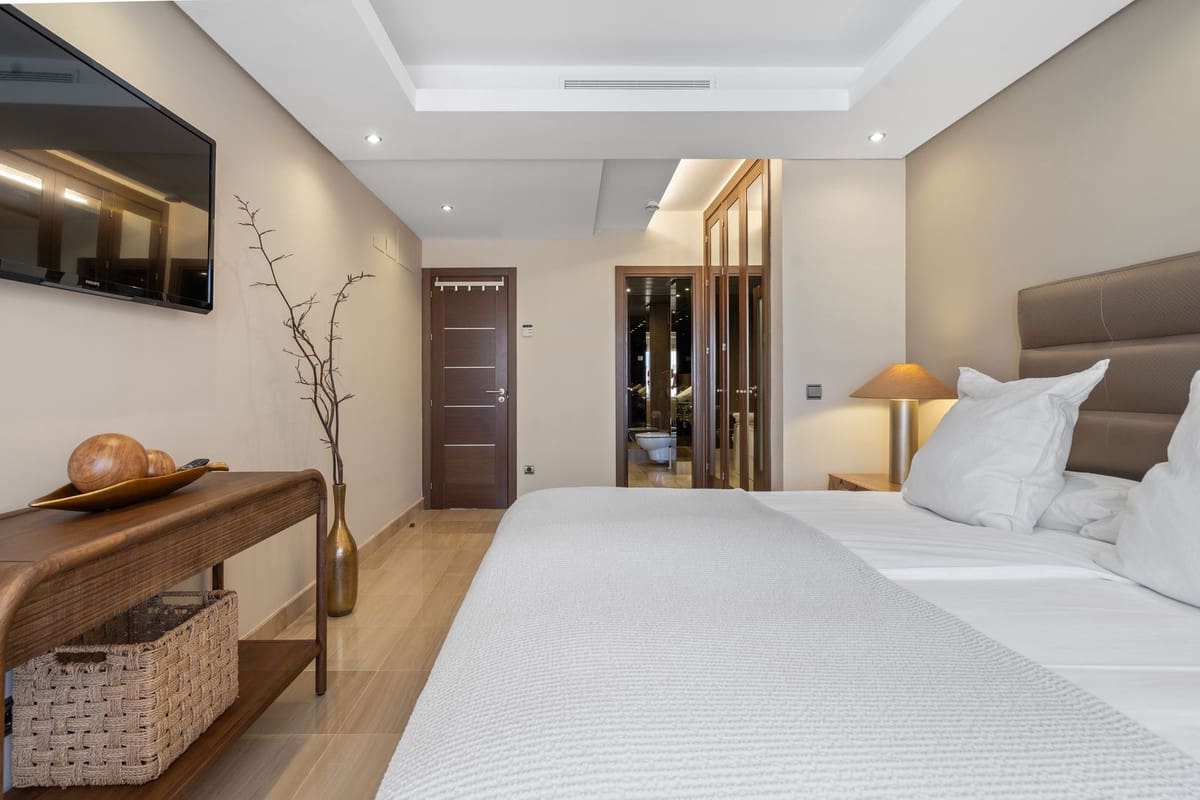 4 sovrum Takvåning till salu i New Golden Mile med pool garage - 1 050 000 € (Ref: 9297884)