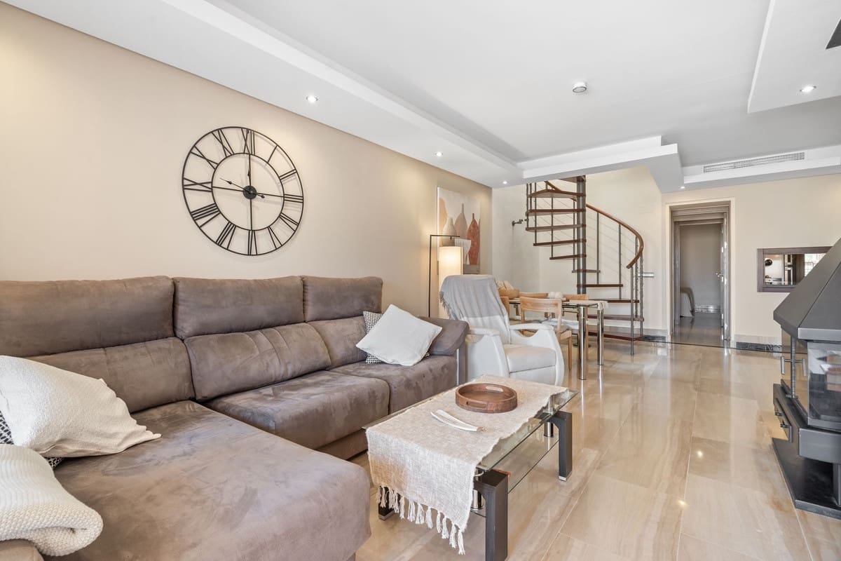 4 sovrum Takvåning till salu i New Golden Mile med pool garage - 1 050 000 € (Ref: 9297884)