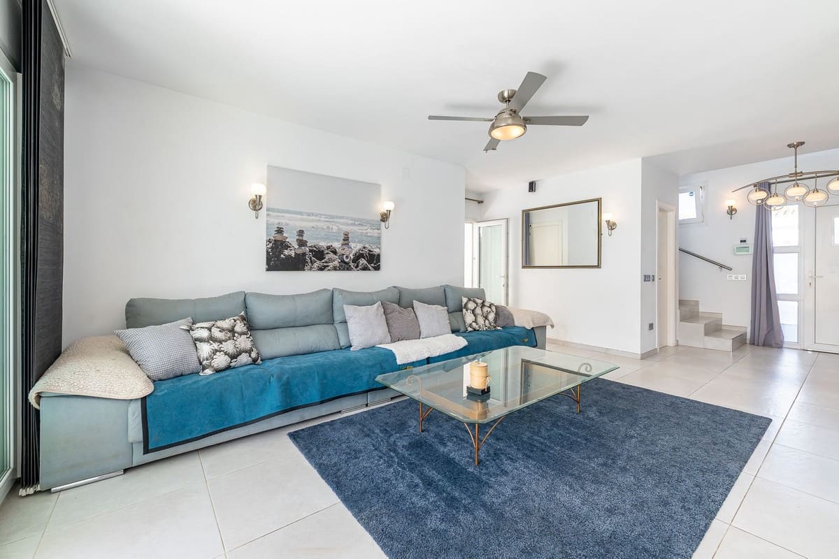 3 soverom Villa til salgs i Costalita med svømmebasseng garasje - € 1 600 000 (Ref: 9298736)