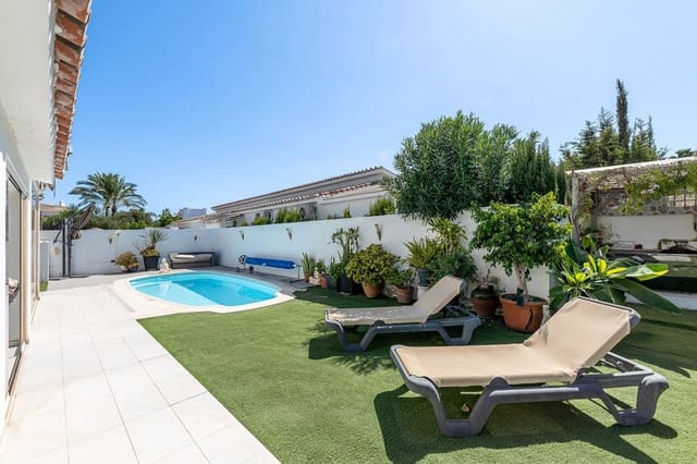 3 soverom Villa til salgs i Costalita, Estepona med svømmebasseng garasje - € 1 600 000 (Ref: 9298736)