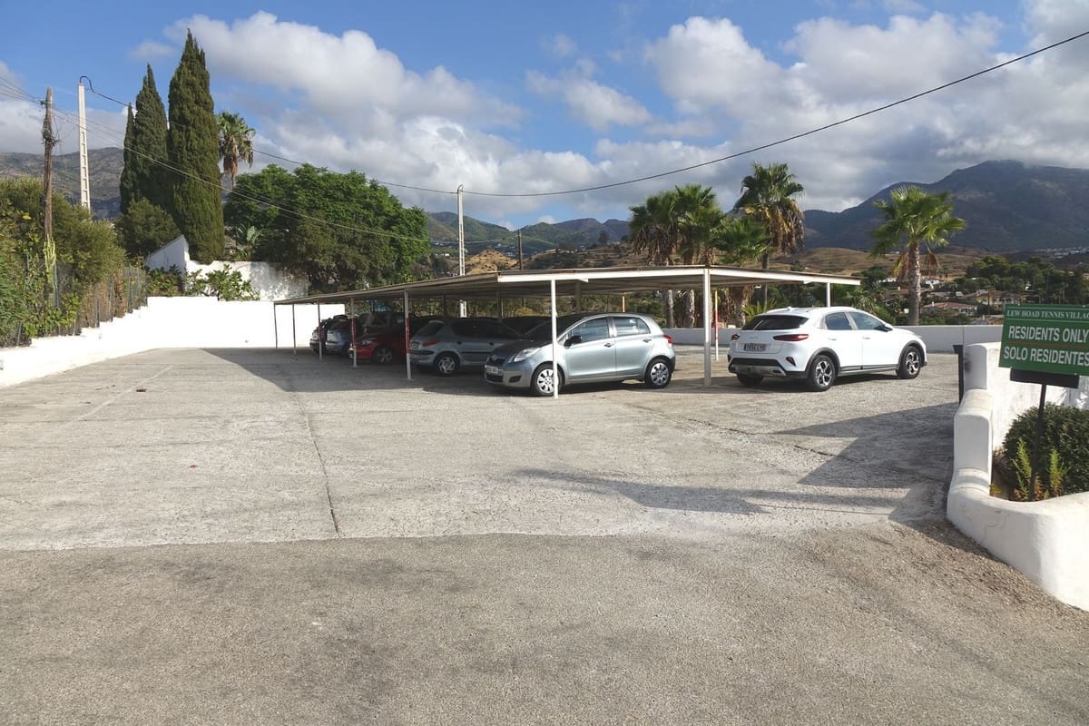 Apartment for sale in Mijas with pool - € 219,000 (Ref: 9298748)