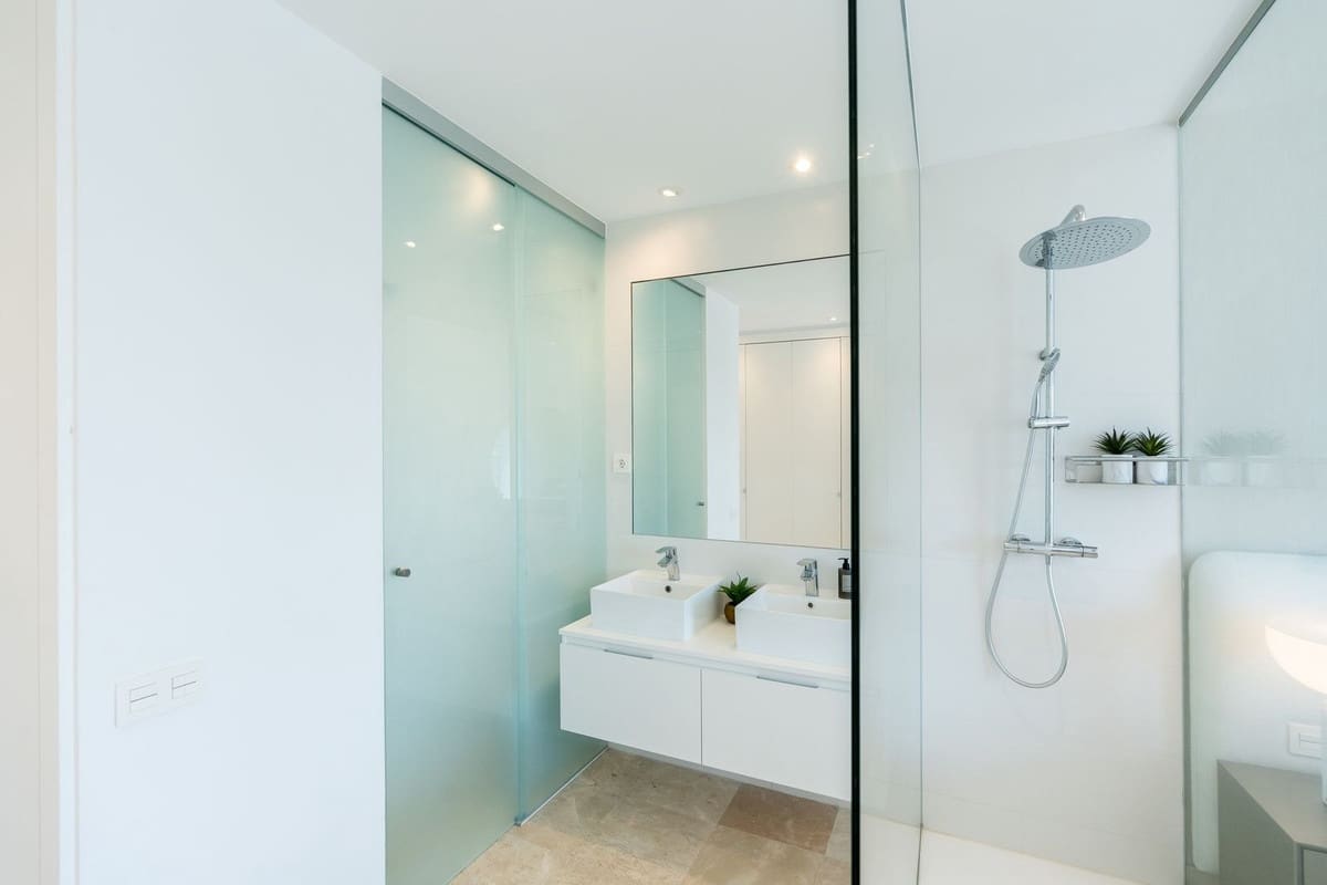 2 soverom Penthouse til salgs i El Paraiso med svømmebasseng garasje - € 690 000 (Ref: 9322820)