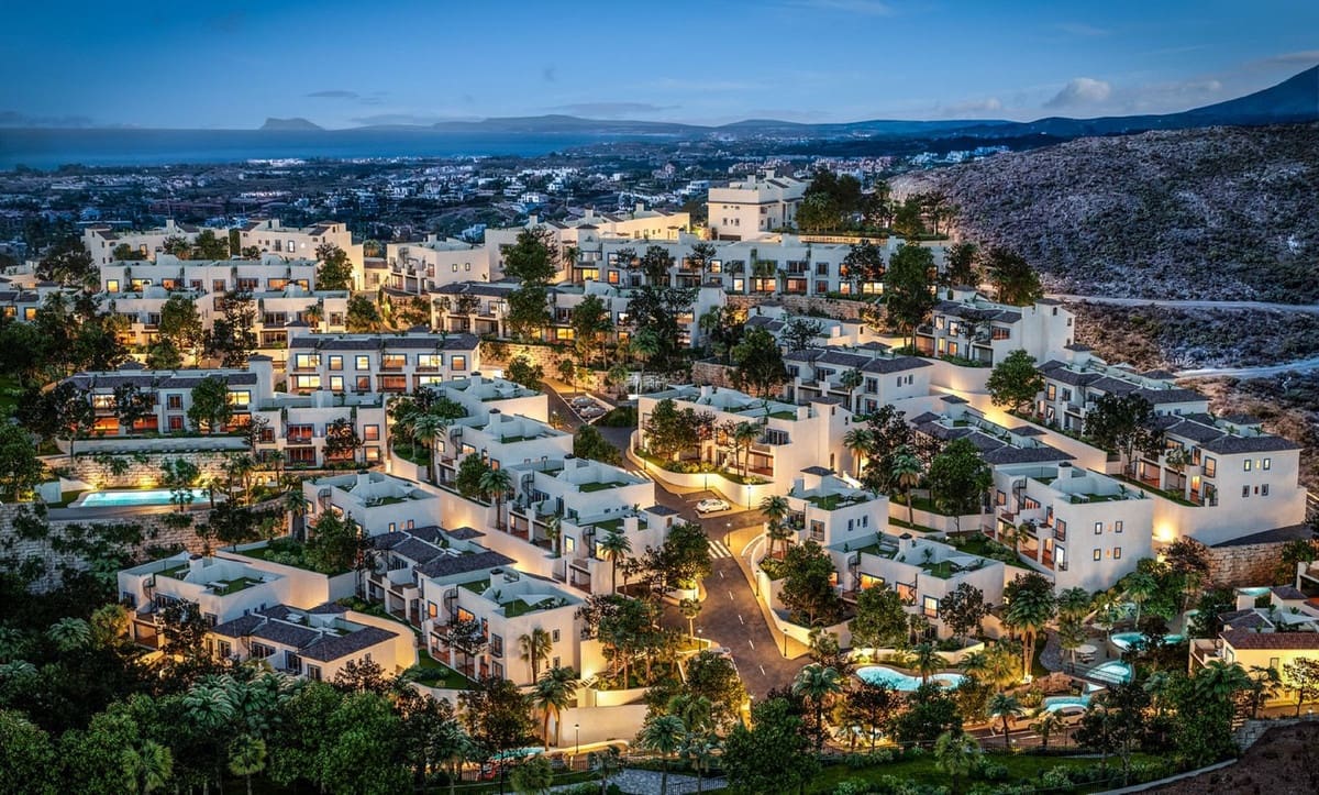 2 soverom Penthouse til salgs i El Paraiso med svømmebasseng garasje - € 690 000 (Ref: 9322820)