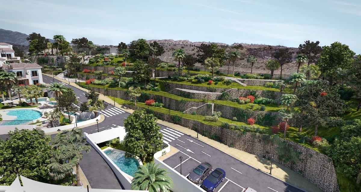 2 soverom Penthouse til salgs i El Paraiso med svømmebasseng garasje - € 690 000 (Ref: 9322820)