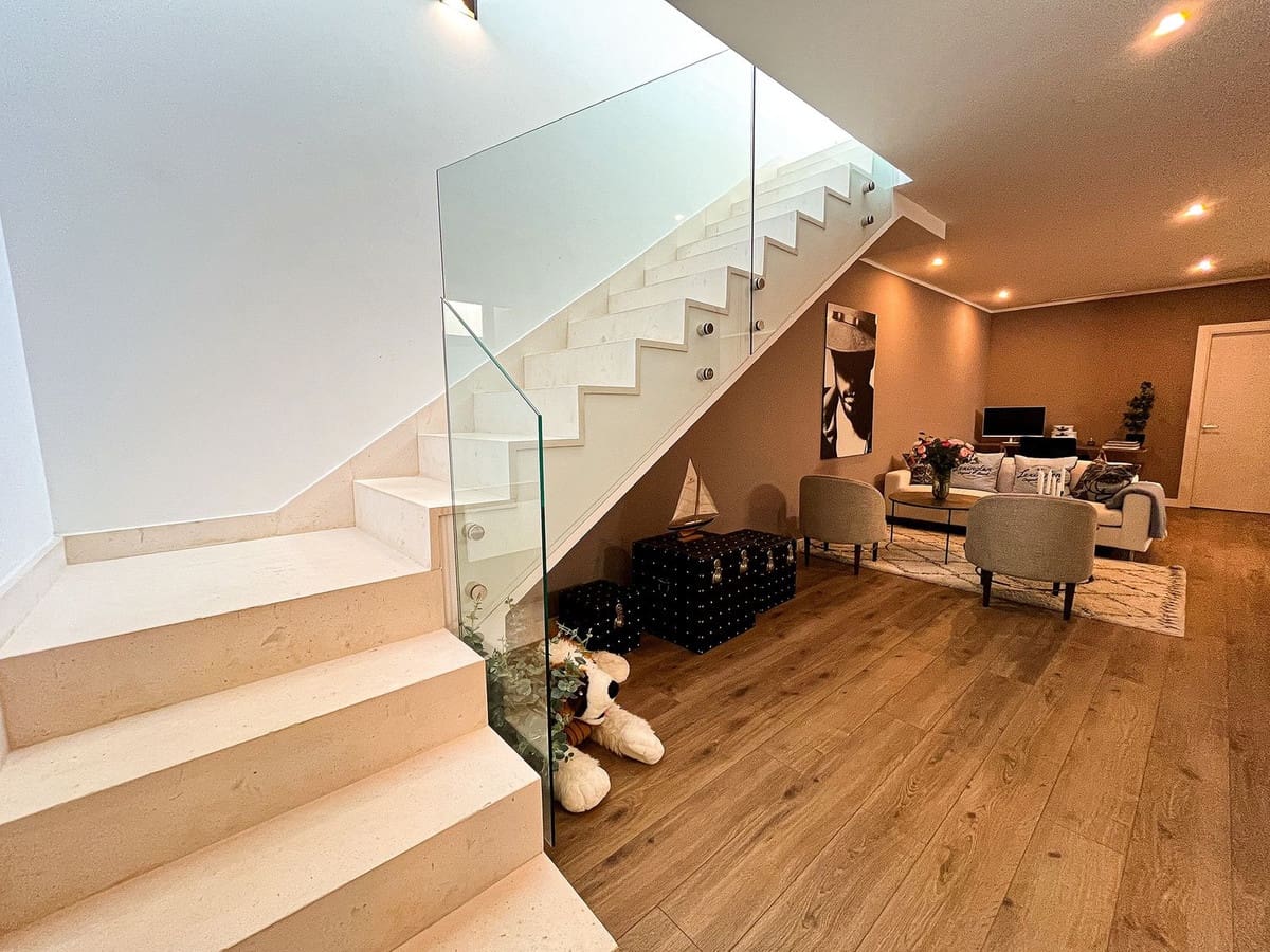 5 soverom Kjedet enebolig til salgs i Cabopino med svømmebasseng garasje - € 1 695 000 (Ref: 9322822)