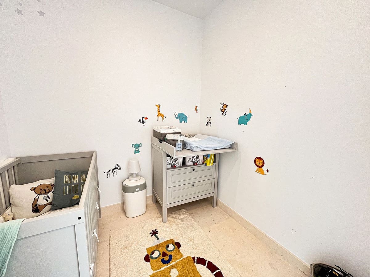 5 soverom Kjedet enebolig til salgs i Cabopino med svømmebasseng garasje - € 1 695 000 (Ref: 9322822)