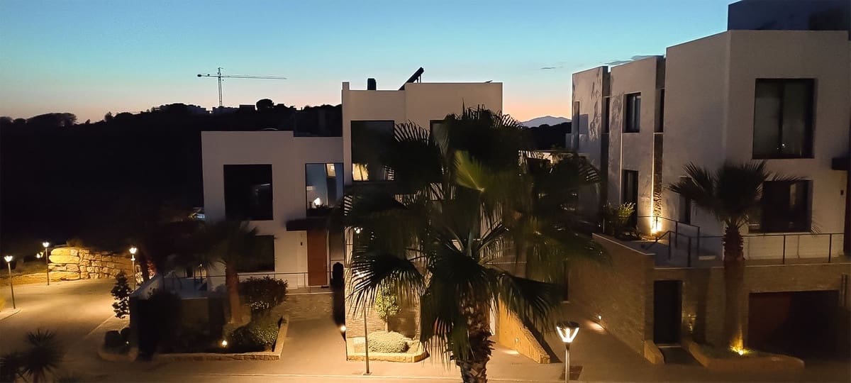 5 soverom Kjedet enebolig til salgs i Cabopino med svømmebasseng garasje - € 1 695 000 (Ref: 9322822)