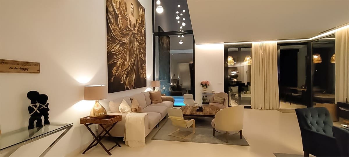 5 soverom Kjedet enebolig til salgs i Cabopino med svømmebasseng garasje - € 1 695 000 (Ref: 9322822)