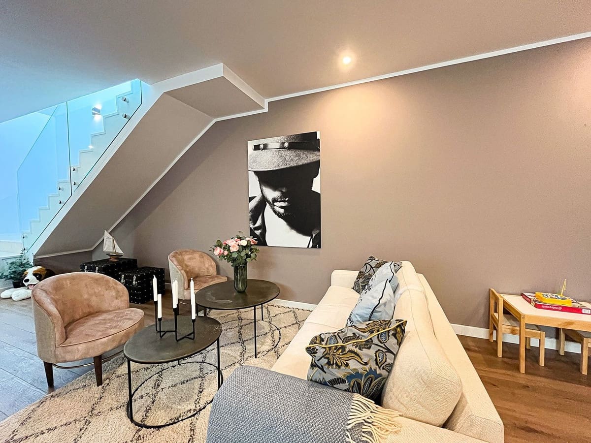 5 soverom Kjedet enebolig til salgs i Cabopino med svømmebasseng garasje - € 1 695 000 (Ref: 9322822)