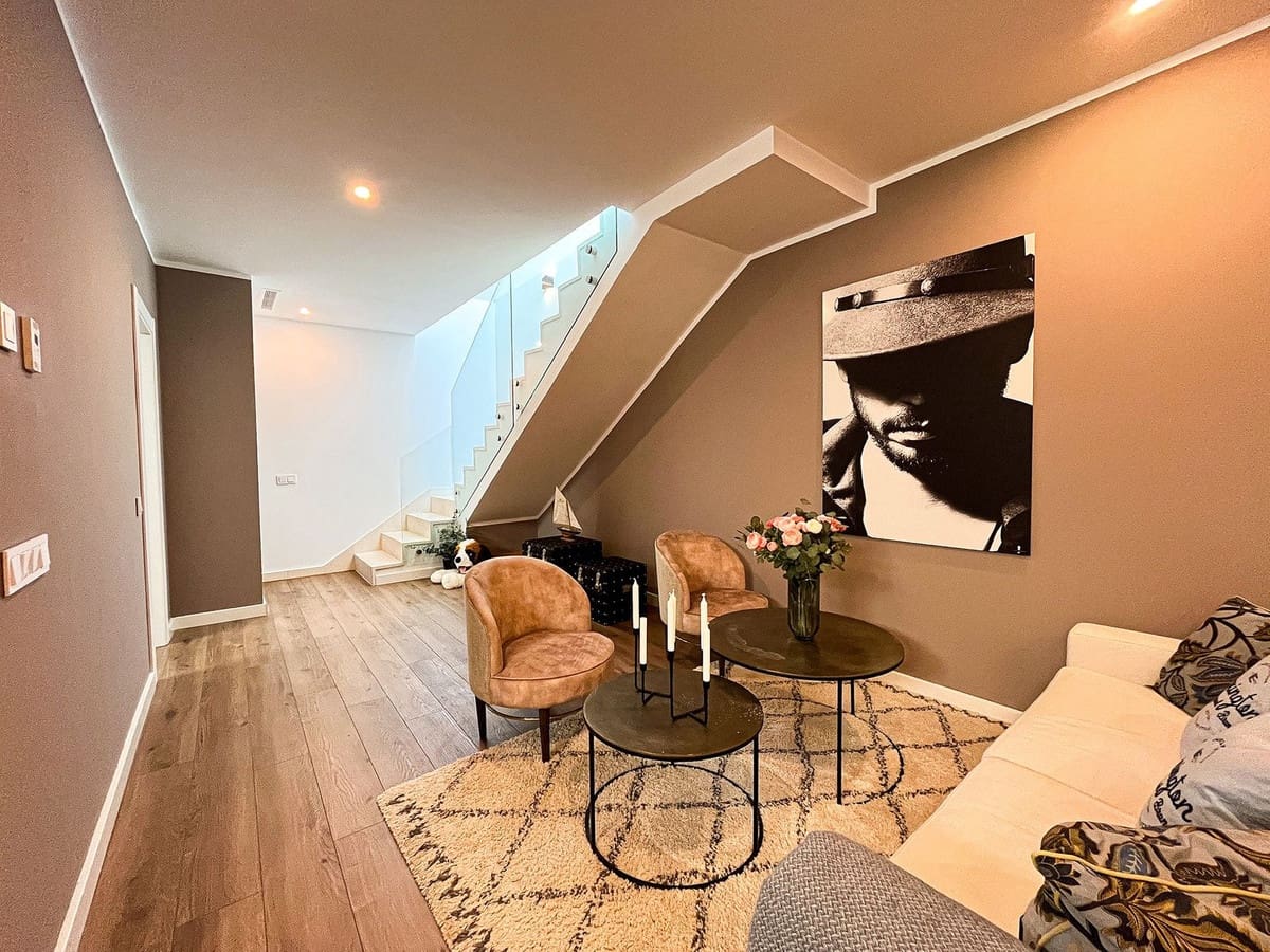 5 soverom Kjedet enebolig til salgs i Cabopino med svømmebasseng garasje - € 1 695 000 (Ref: 9322822)