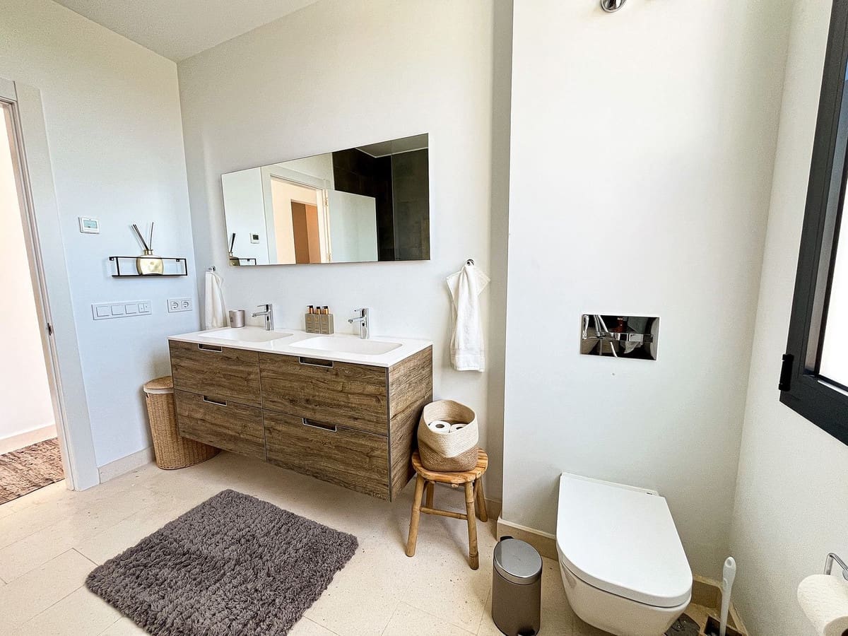 5 soverom Kjedet enebolig til salgs i Cabopino med svømmebasseng garasje - € 1 695 000 (Ref: 9322822)