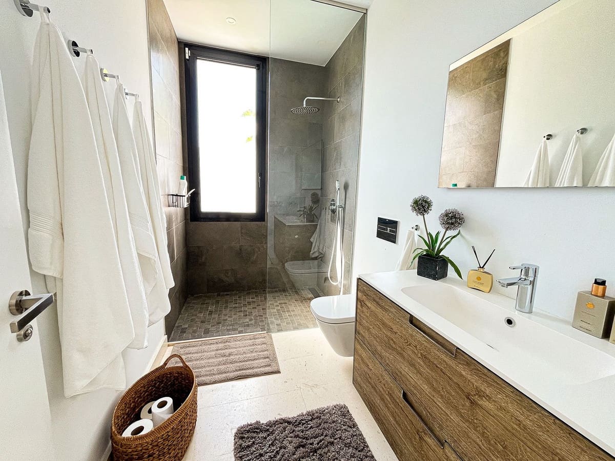 5 soverom Kjedet enebolig til salgs i Cabopino med svømmebasseng garasje - € 1 695 000 (Ref: 9322822)