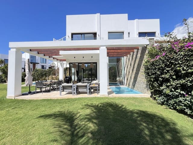 5 sovrum Semi-fristående Villa till salu i Cabopino, Marbella med pool garage - 1 695 000 € (Ref: 9322822)