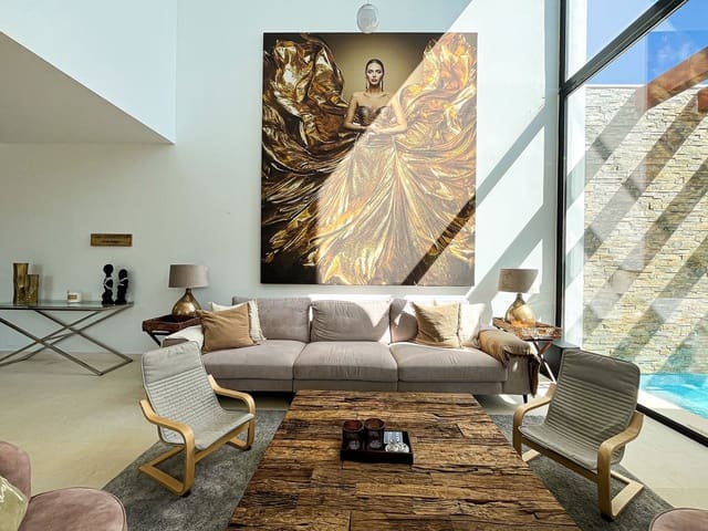 5 sovrum Semi-fristående Villa till salu i Cabopino, Marbella med pool garage - 1 695 000 € (Ref: 9322822)