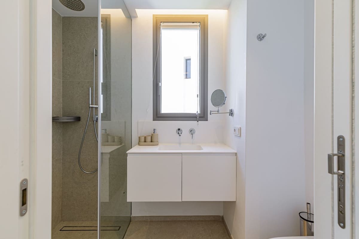 2 sypialnia Apartament na sprzedaż w Benahavis z basenem garażem - 750 000 € (Ref: 9322824)