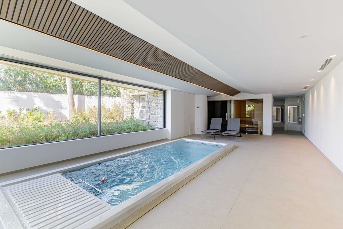 2 sypialnia Apartament na sprzedaż w Benahavis z basenem garażem - 750 000 € (Ref: 9322824)