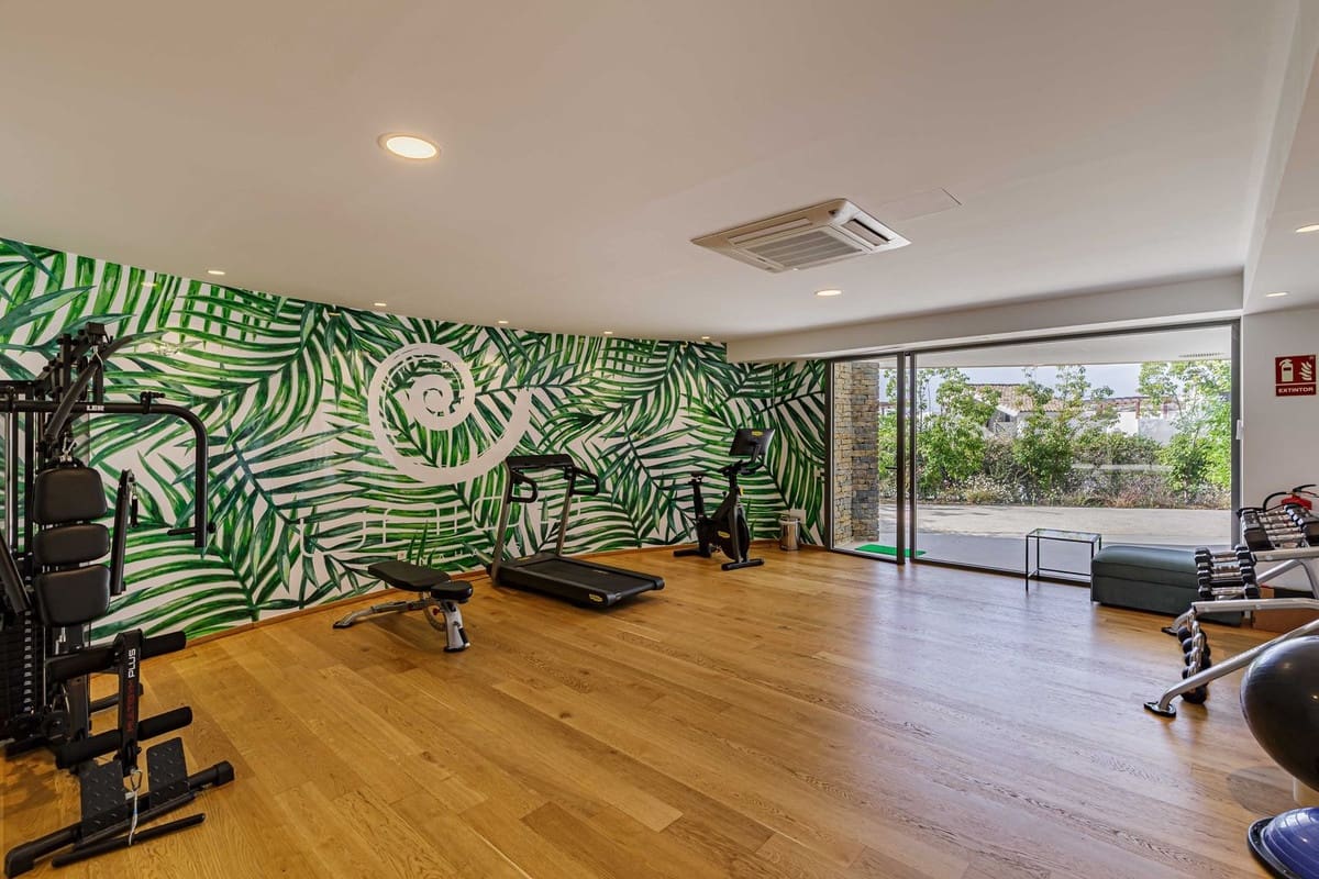 2 sypialnia Apartament na sprzedaż w Benahavis z basenem garażem - 750 000 € (Ref: 9322824)