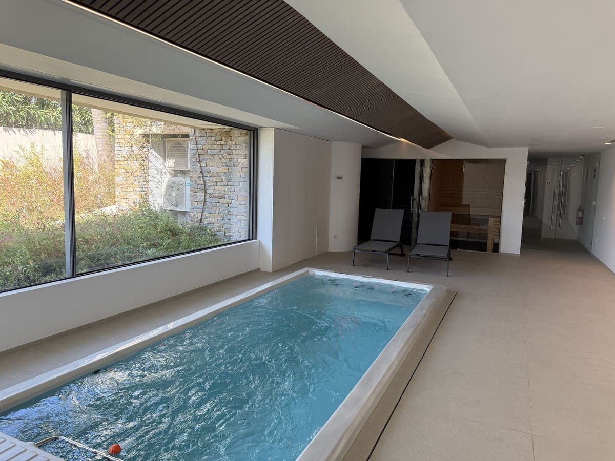 2 sypialnia Apartament na sprzedaż w Benahavis z basenem garażem - 750 000 € (Ref: 9322824)