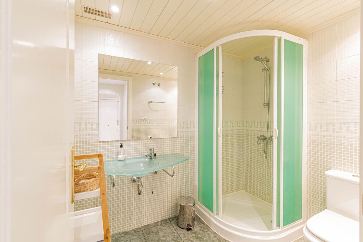 2 chambre Penthouse à vendre à Benahavis avec piscine garage - 475 000 € (Ref: 9322827)