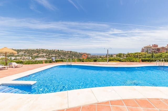 2 soverom Penthouse til salgs i Los Arqueros - Puerto del Almendro, Benahavís med svømmebasseng - € 399 000 (Ref: 9322867)