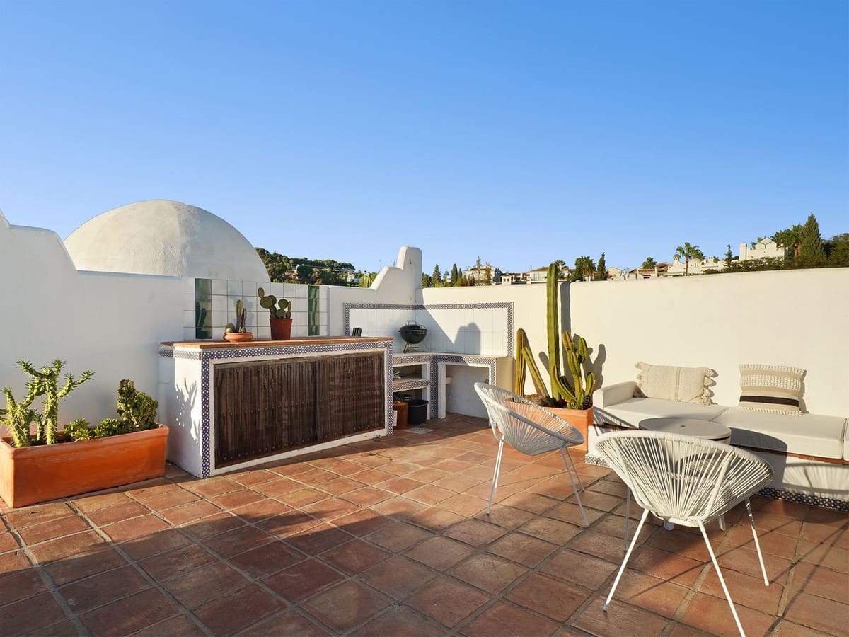 2 bedroom Penthouse for sale in La Reserva with pool garage - € 669,000 (Ref: 9329549)