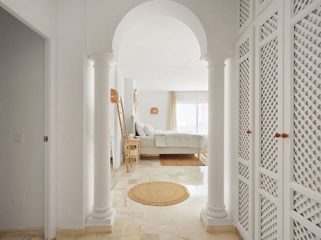 2 soverom Penthouse til salgs i La Reserva, Marbella med svømmebasseng garasje - € 669 000 (Ref: 9329549)