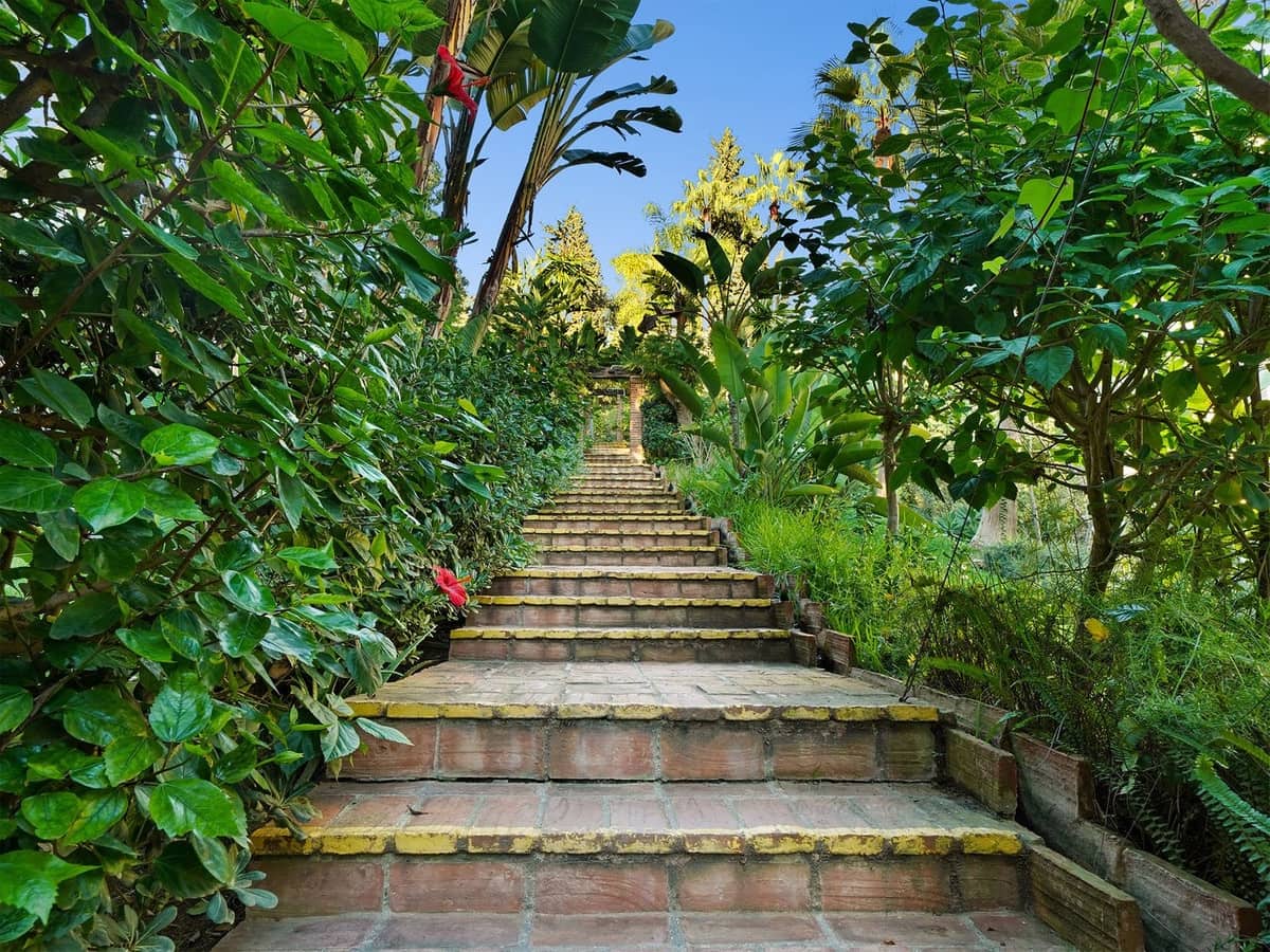 2 bedroom Penthouse for sale in La Reserva with pool garage - € 669,000 (Ref: 9329549)