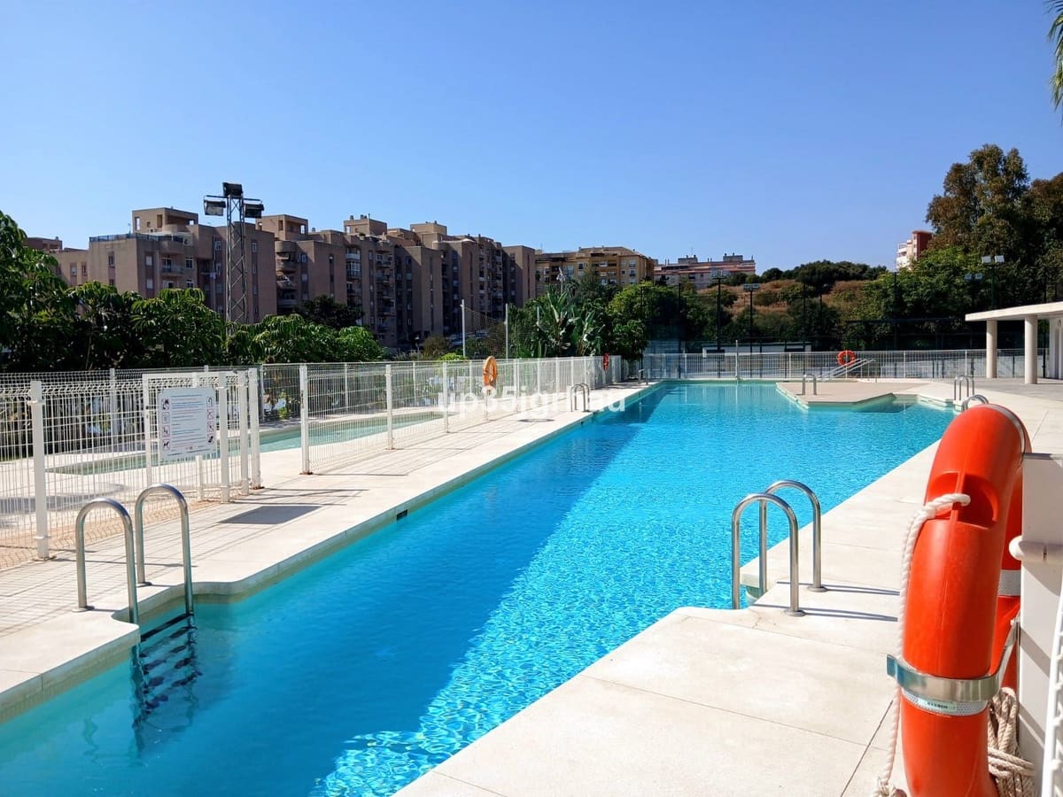 2 Zimmer Penthouse zu verkaufen in Estepona mit Pool Garage - 589.900 € (Ref: 9329561)