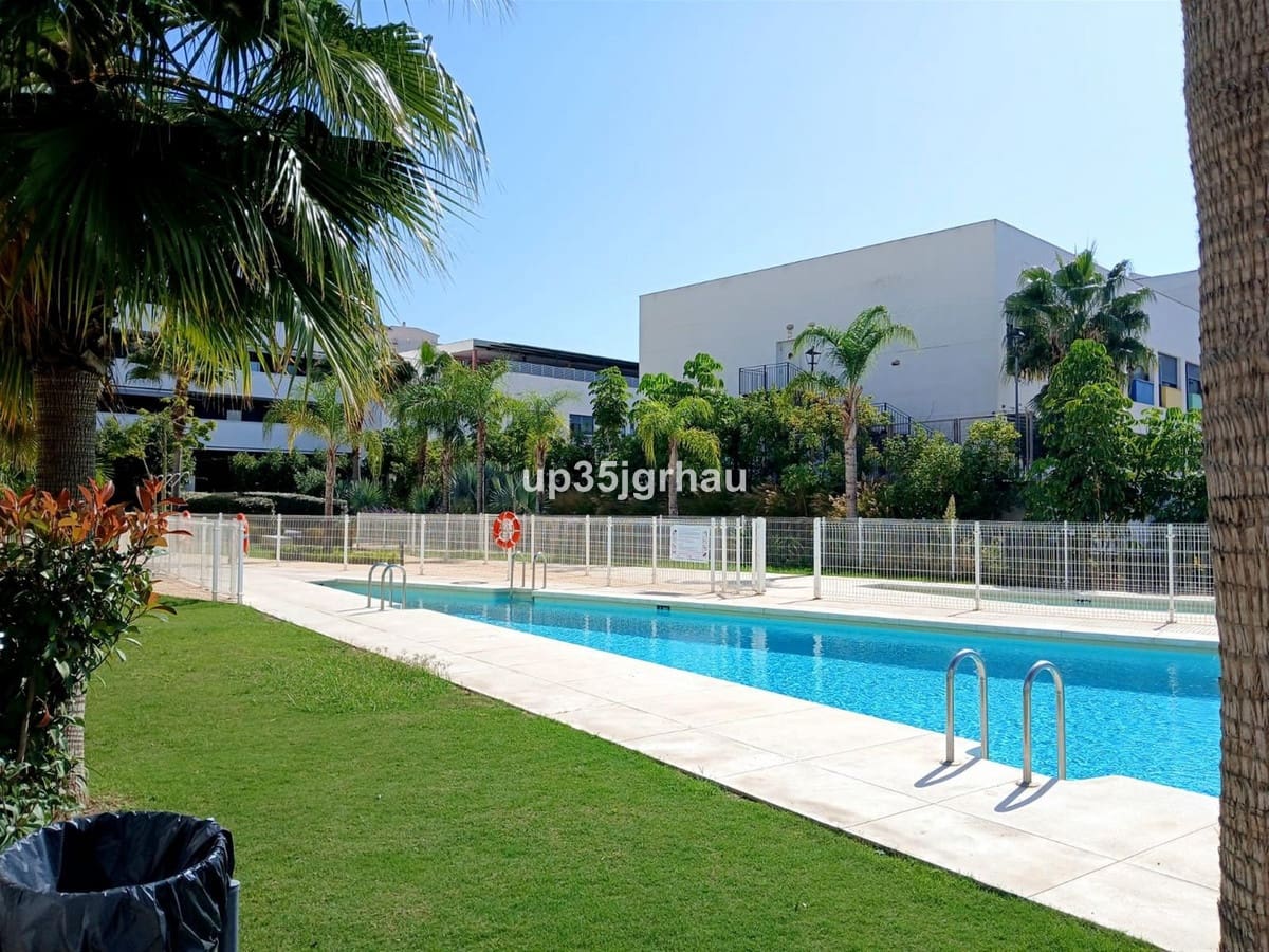 2 Zimmer Penthouse zu verkaufen in Estepona mit Pool Garage - 589.900 € (Ref: 9329561)