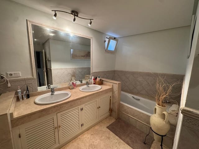 2 bedroom Apartment for sale in La Mairena, Ojen with pool garage - € 310,000 (Ref: 9329596)