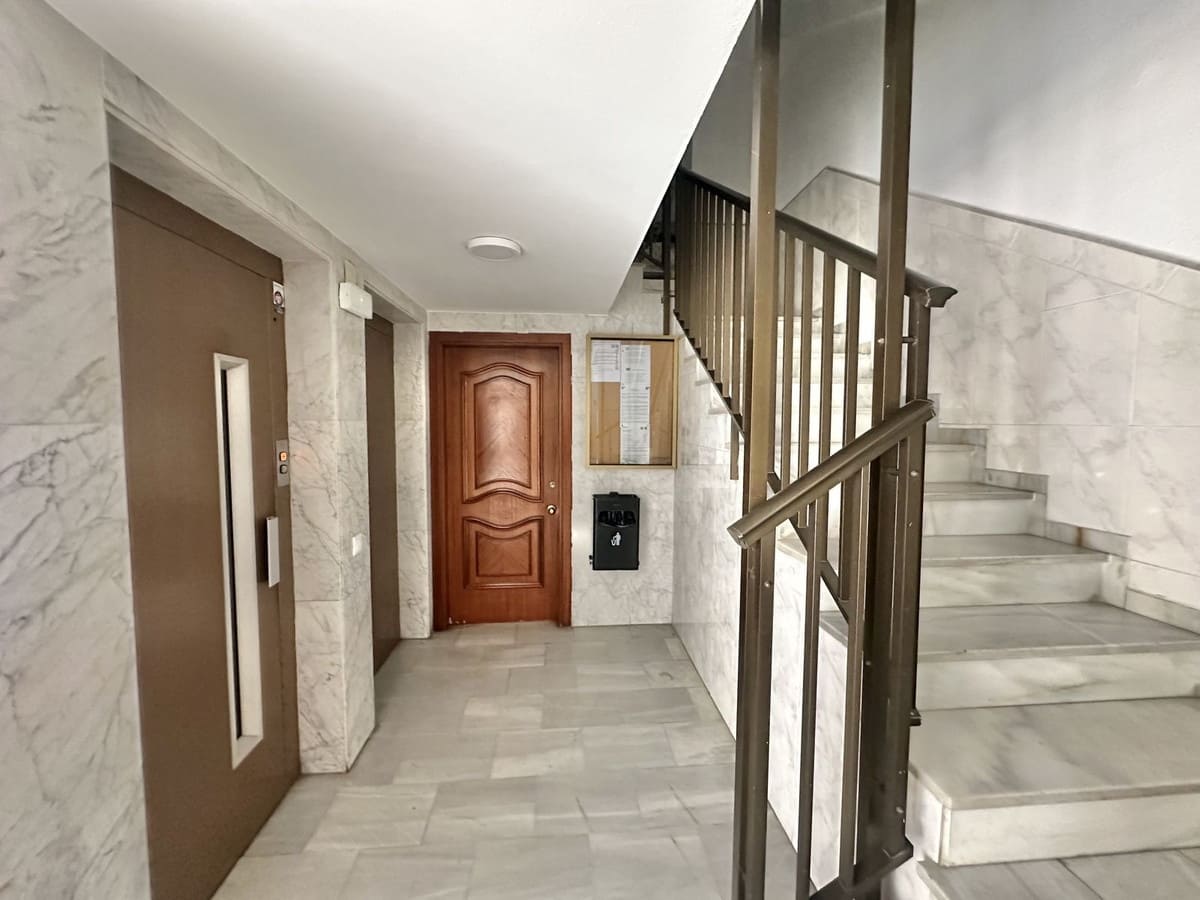 3 makuuhuone Huoneisto myytävänä paikassa Fuengirola mukana uima-altaan 
autotalli - 420 000 € (Ref: 9329603)