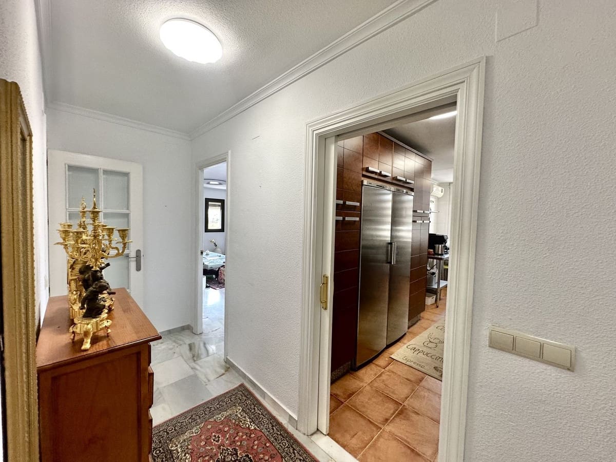 3 makuuhuone Huoneisto myytävänä paikassa Fuengirola mukana uima-altaan 
autotalli - 420 000 € (Ref: 9329603)