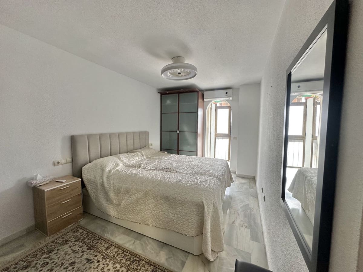 3 makuuhuone Huoneisto myytävänä paikassa Fuengirola mukana uima-altaan 
autotalli - 420 000 € (Ref: 9329603)