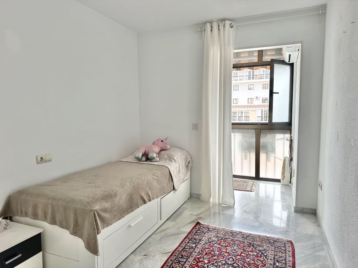 3 makuuhuone Huoneisto myytävänä paikassa Fuengirola mukana uima-altaan 
autotalli - 420 000 € (Ref: 9329603)