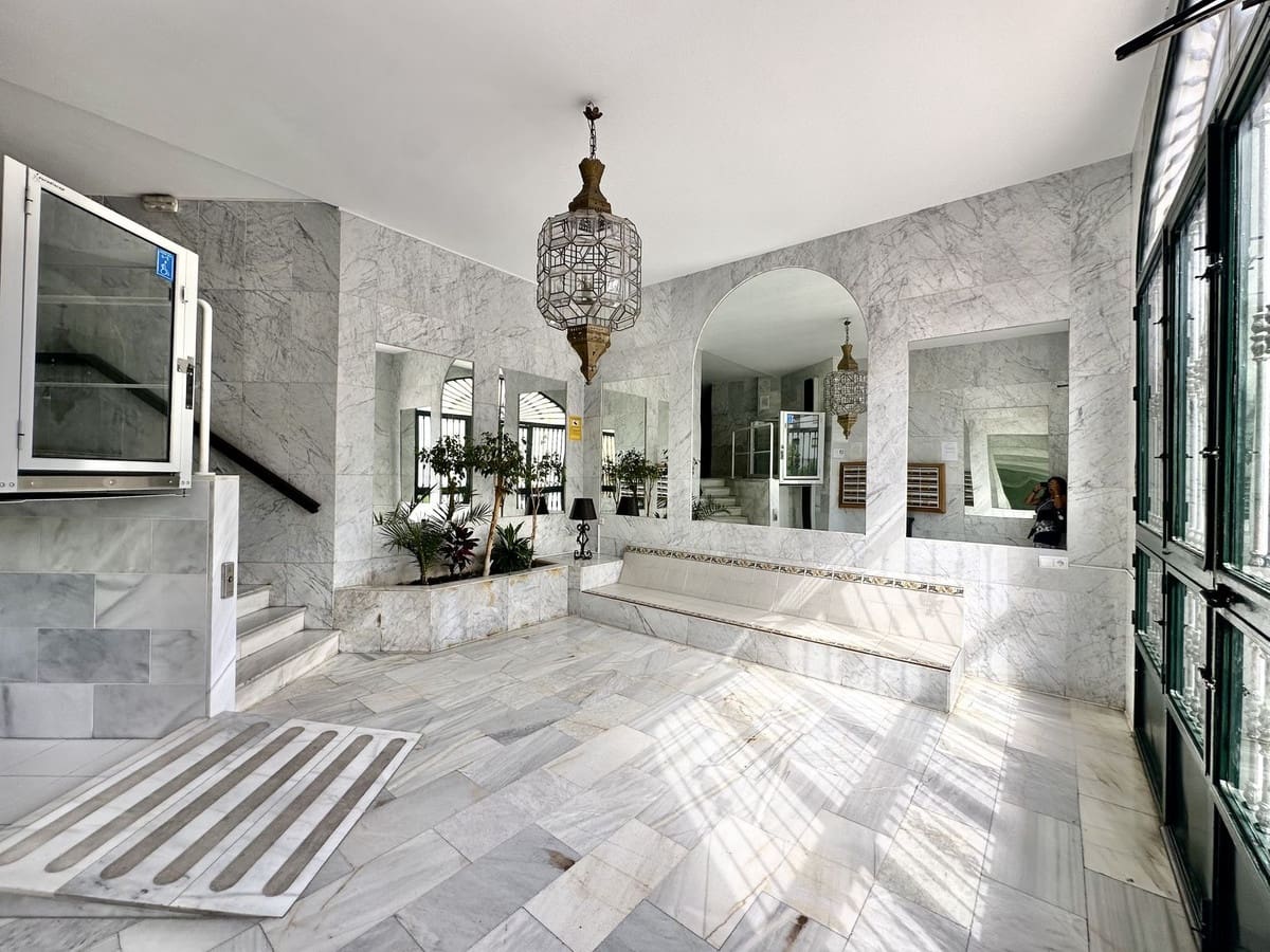 3 makuuhuone Huoneisto myytävänä paikassa Fuengirola mukana uima-altaan 
autotalli - 420 000 € (Ref: 9329603)