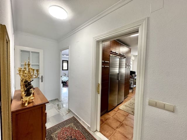 3 makuuhuone Huoneisto myytävänä paikassa Fuengirola mukana uima-altaan 
autotalli - 420 000 € (Ref: 9329603)