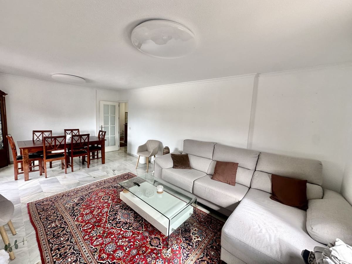 3 makuuhuone Huoneisto myytävänä paikassa Fuengirola mukana uima-altaan 
autotalli - 420 000 € (Ref: 9329603)