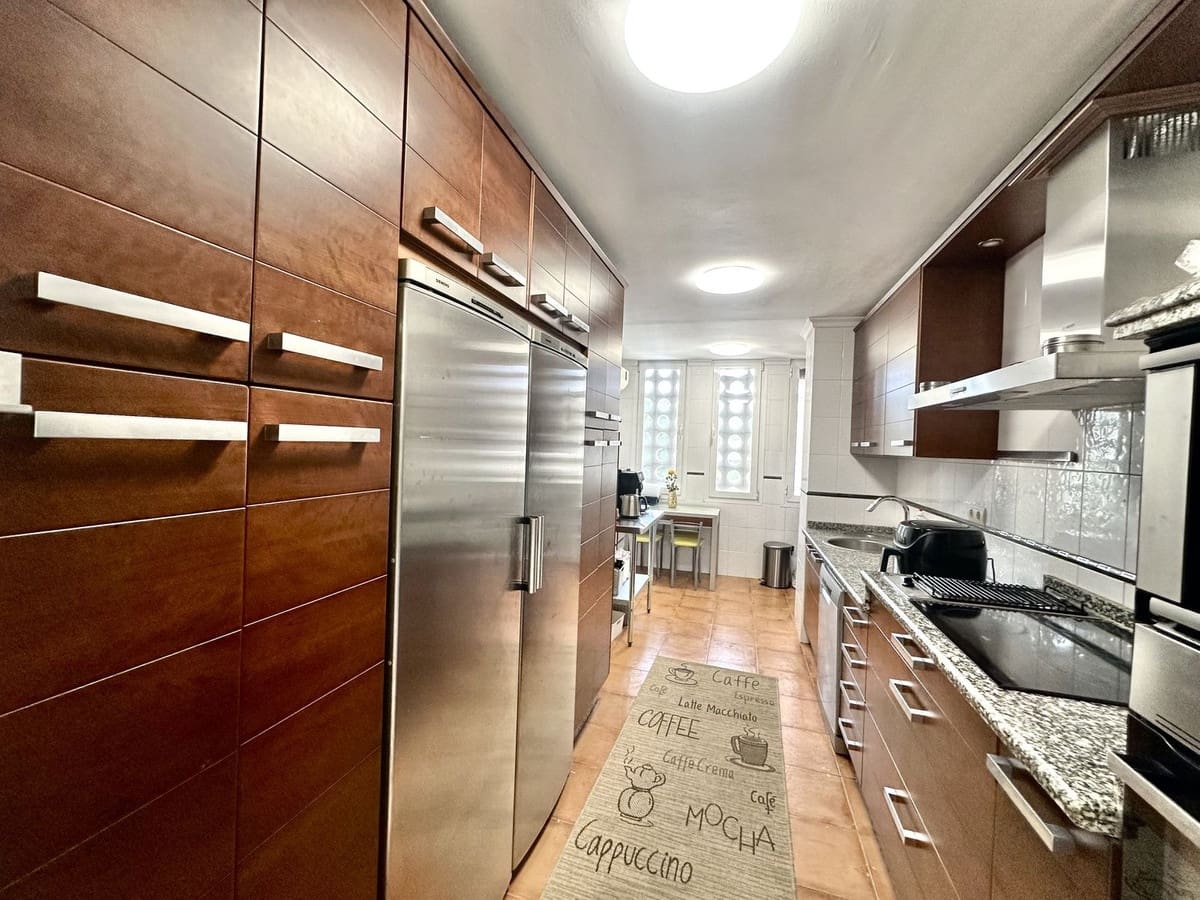 3 makuuhuone Huoneisto myytävänä paikassa Fuengirola mukana uima-altaan 
autotalli - 420 000 € (Ref: 9329603)