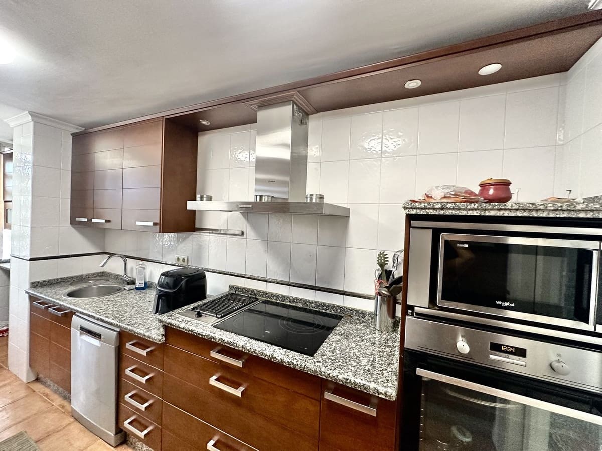 3 makuuhuone Huoneisto myytävänä paikassa Fuengirola mukana uima-altaan 
autotalli - 420 000 € (Ref: 9329603)