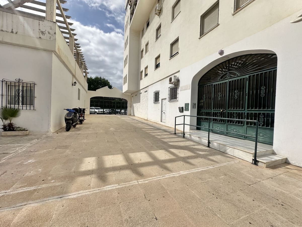 3 makuuhuone Huoneisto myytävänä paikassa Fuengirola mukana uima-altaan 
autotalli - 420 000 € (Ref: 9329603)