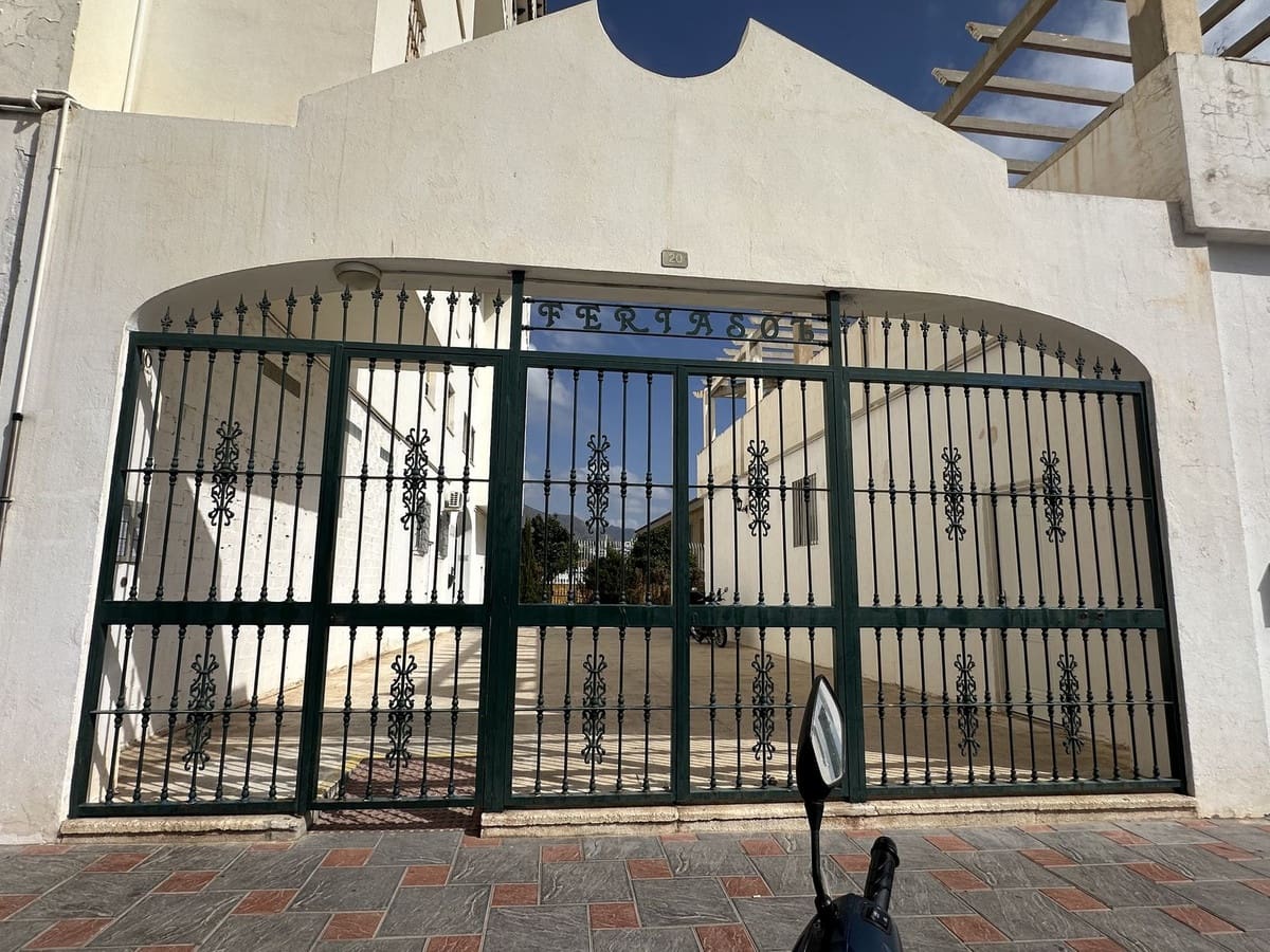 3 makuuhuone Huoneisto myytävänä paikassa Fuengirola mukana uima-altaan 
autotalli - 420 000 € (Ref: 9329603)