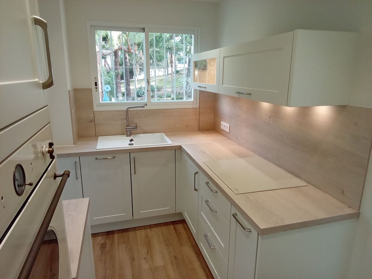 3 makuuhuone Huoneisto myytävänä paikassa Calahonda mukana uima-altaan 
autotalli - 599 000 € (Ref: 9329686)