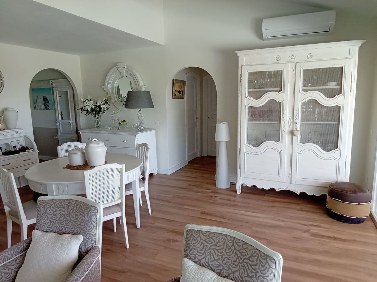 3 makuuhuone Huoneisto myytävänä paikassa Calahonda mukana uima-altaan 
autotalli - 599 000 € (Ref: 9329686)