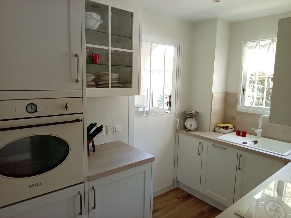 3 makuuhuone Huoneisto myytävänä paikassa Calahonda mukana uima-altaan 
autotalli - 599 000 € (Ref: 9329686)